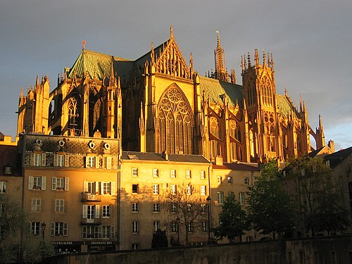RC Illustration. Excursion en autobus. La cathédrale de Metz 2003. Северная Франция – Нанси, Мец (Лотарингия). source wikimedia.org. 2023-06-24